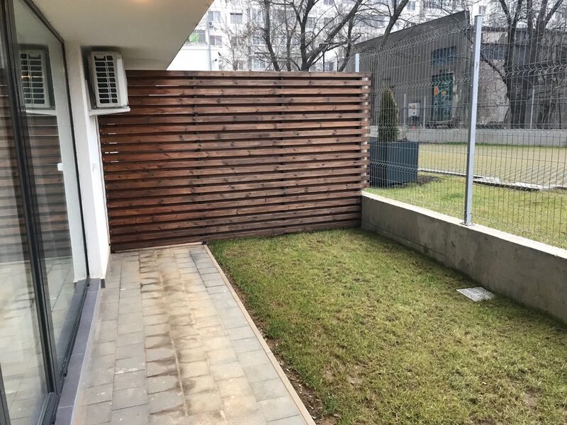 Colentina, Rau, Mc Donald's, langa Lac Plumbuita